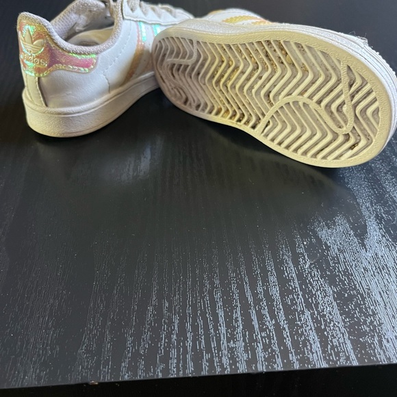 Toddler Girls Addidas Shoes - Picture 4 of 6